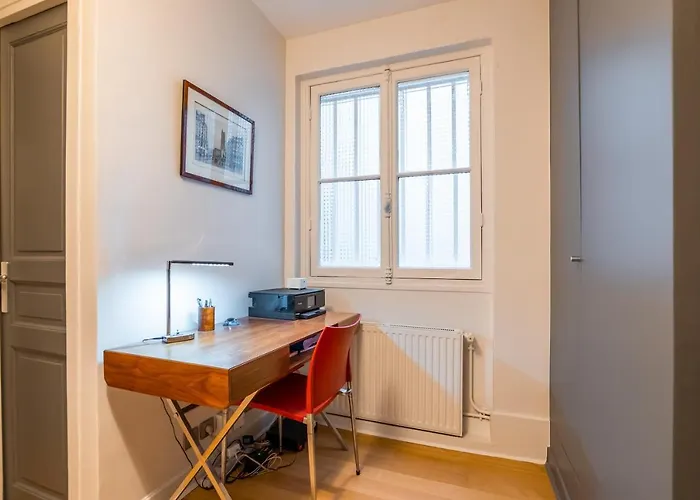 Veeve - Pompidou Hideaway